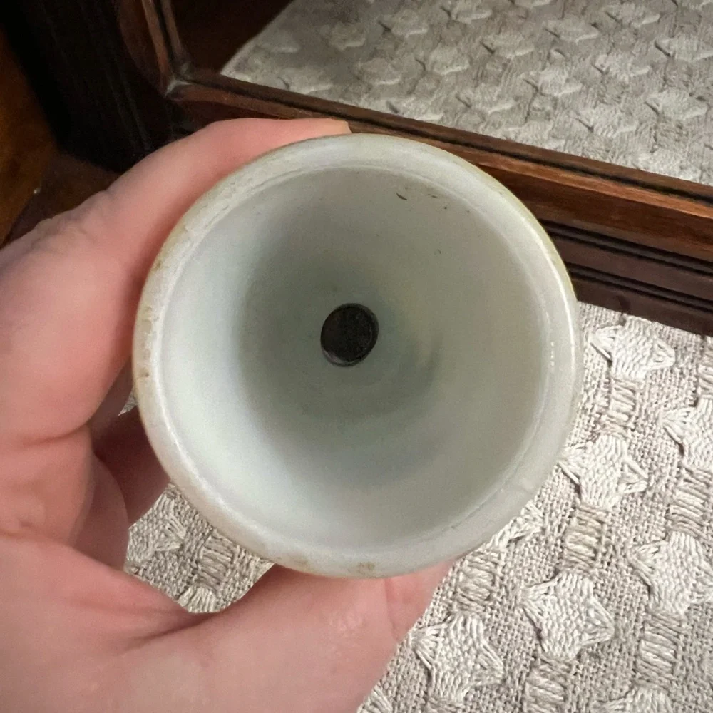 NO BRAND Classic Mid Century Modern Vintage Milk Glass‎ Bud Vase Yellow Brown